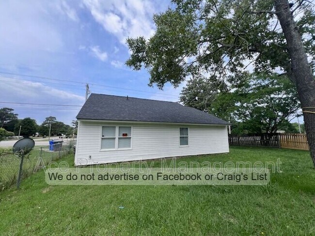 Building Photo - 1543 Bingham Dr