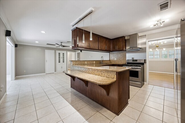 Building Photo - 3630 Latma Dr