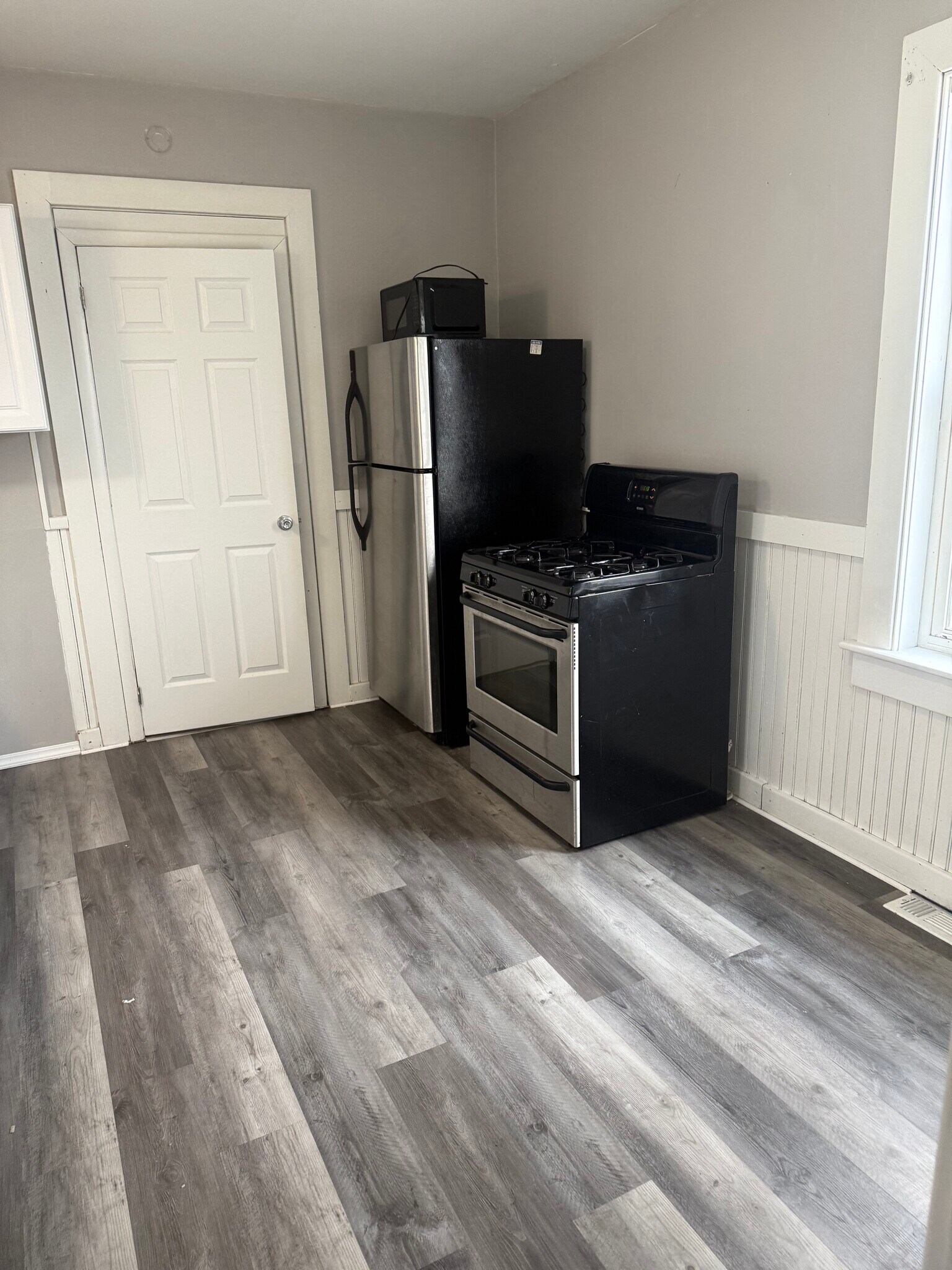 Kitchen - 10 Lehigh Ave