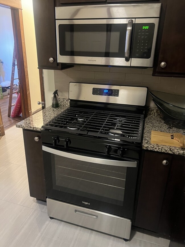 Building Photo - 6525 S Vernon Ave