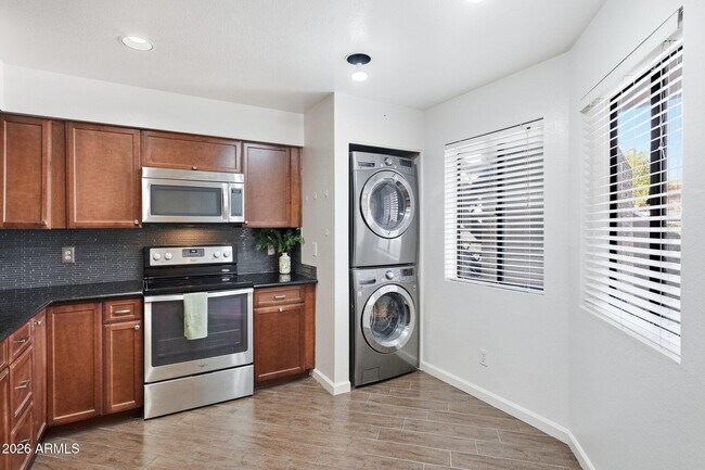 Building Photo - 9450 N 94th Pl