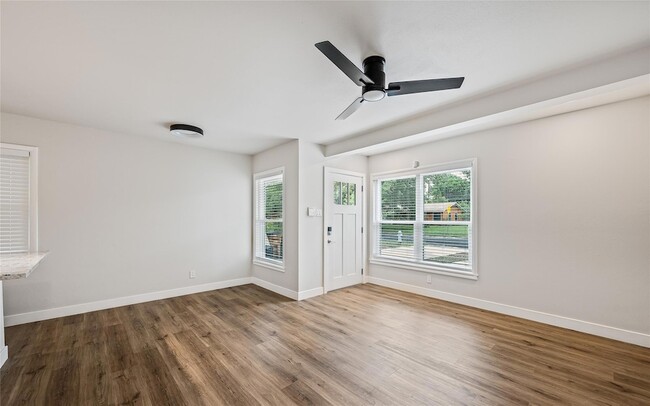 Building Photo - 1309 Suffolk Dr