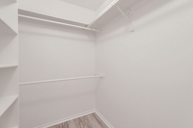 Building Photo - 1304 Seabrook Dr
