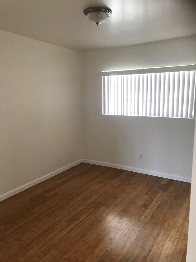 Building Photo - 1828-1828 Montrose St