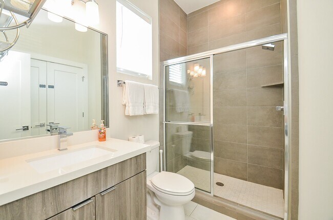 Building Photo - 5811 Fairdale Ln