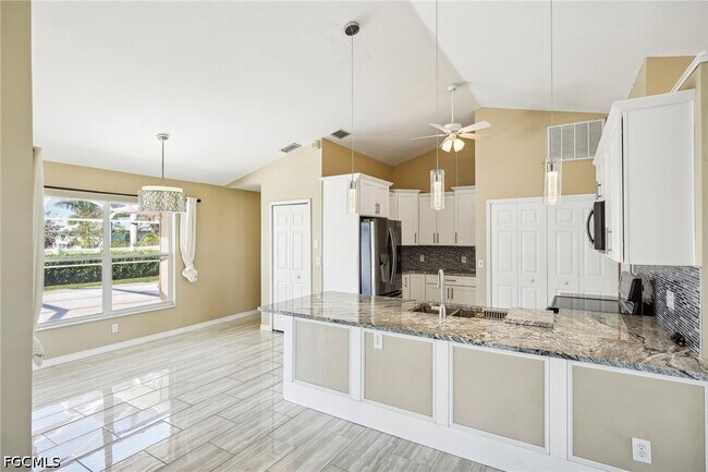 Building Photo - 4346 SW 18th Pl