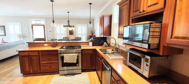 Building Photo - 503 Waight St