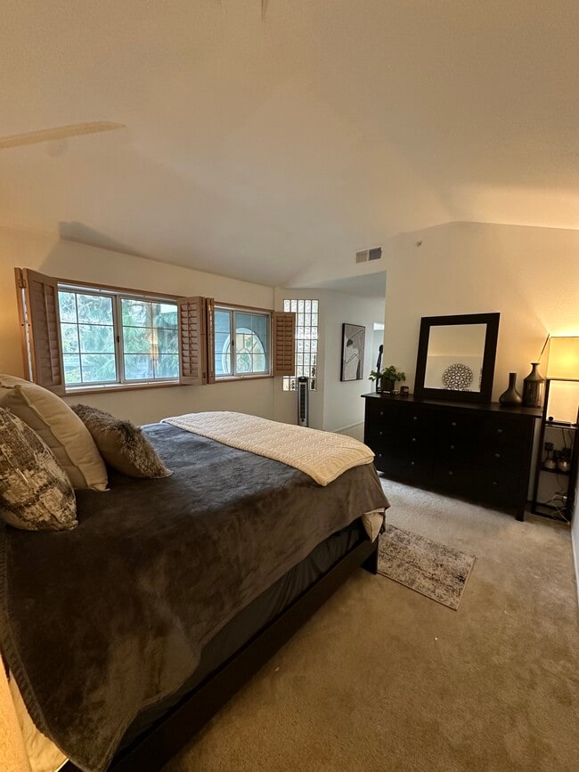 Building Photo - 8115 Surfline Dr
