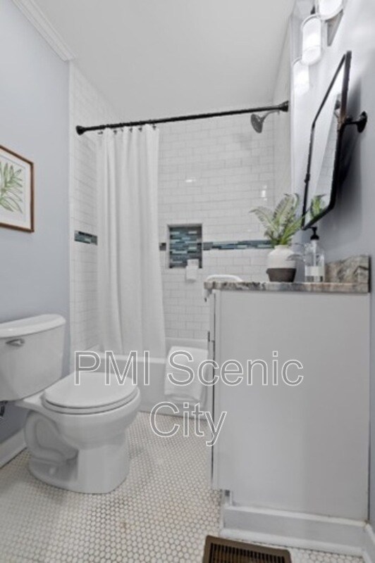 Building Photo - 3813 Pennsylvania Ave