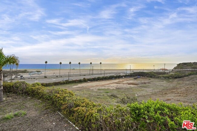 Building Photo - 29637 Pacific Coast Hwy