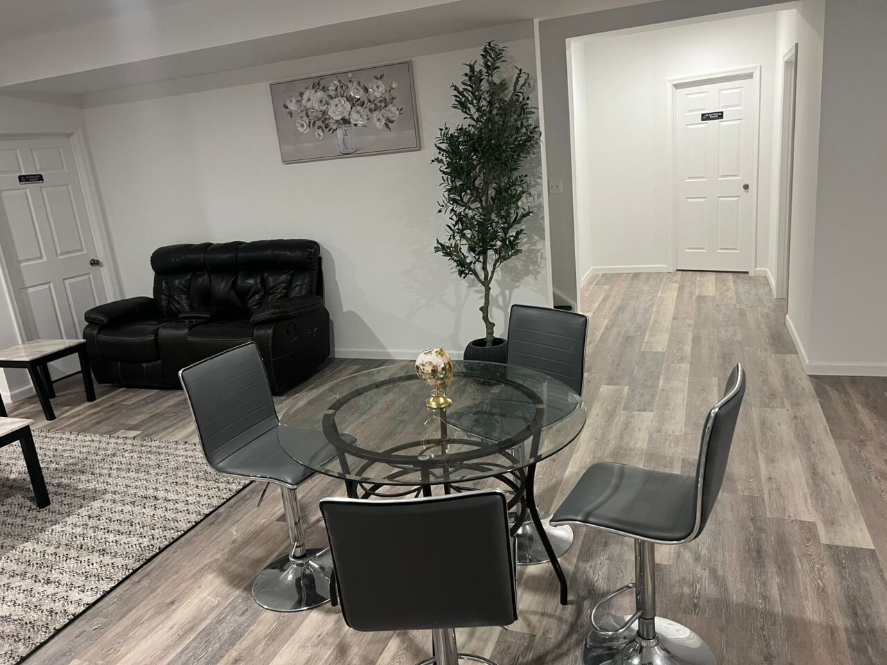 Building Photo - 2398 Tree Vista Ct