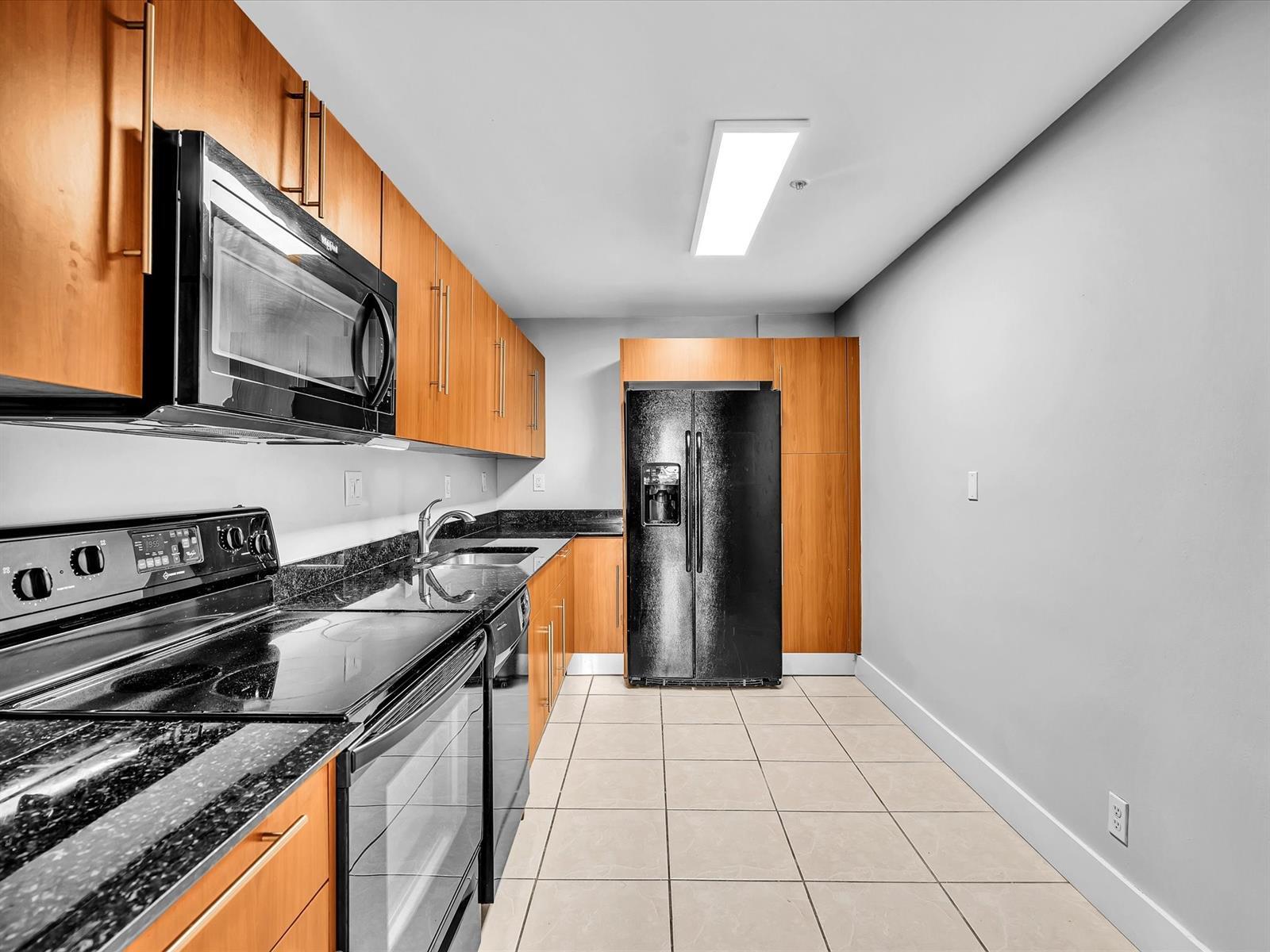 Building Photo - 3001 S Ocean Dr