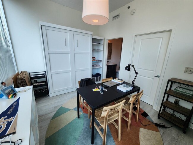 Building Photo - 923 Peachtree St NE