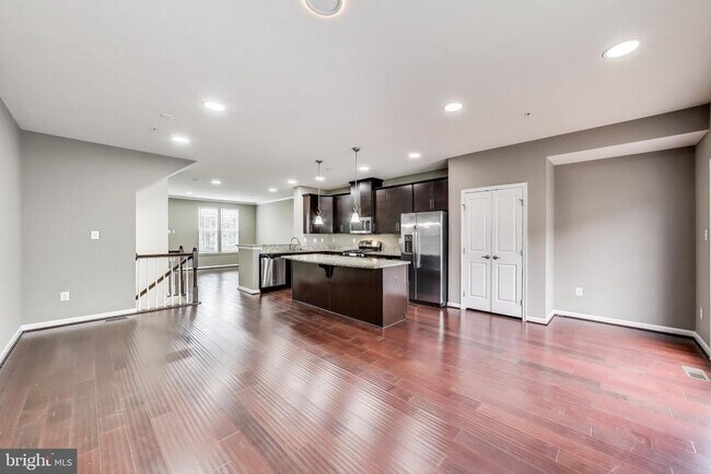 Building Photo - 13404 Waterford Hills Boulevard