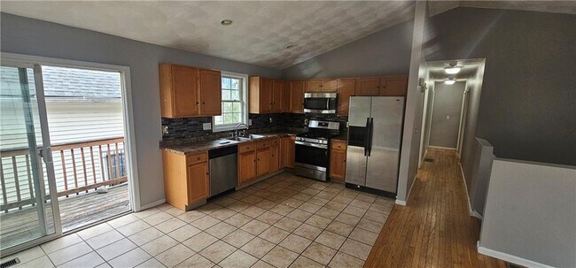 Building Photo - 80 Unit St
