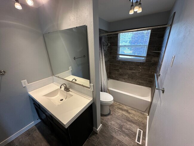 Building Photo - Orem - Single Family (Double kitchen)