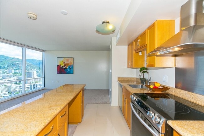 Building Photo - 1296 Kapiolani Blvd