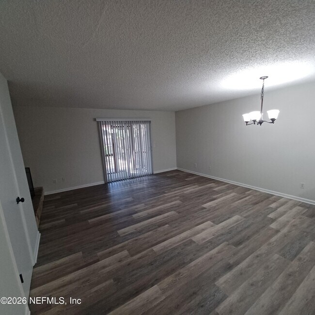 Building Photo - 1201 Douglas St