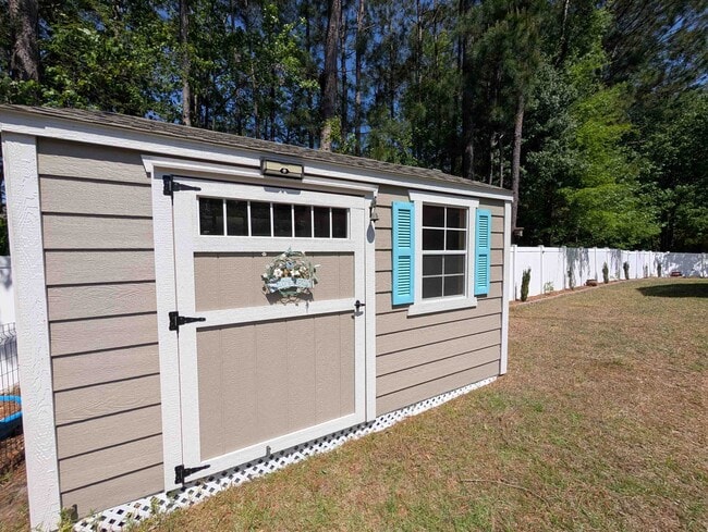 Building Photo - 244 Belclare Way