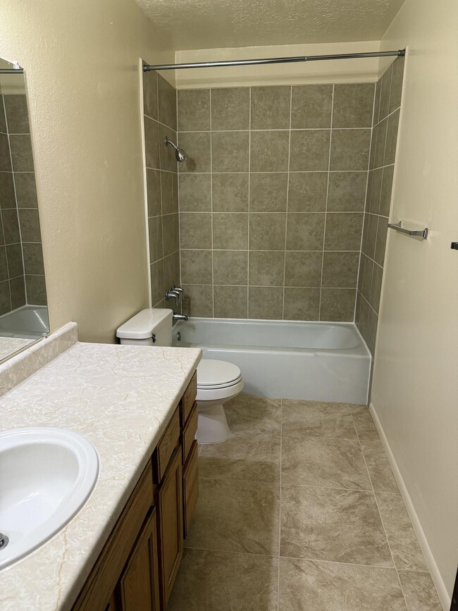 Building Photo - 3101 Pennsylvania St NE