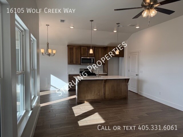 Building Photo - 16105 Wolf Creek Way
