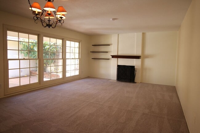 Building Photo - 3 bd 2 ba, House With Pool (San Carlos 92119)