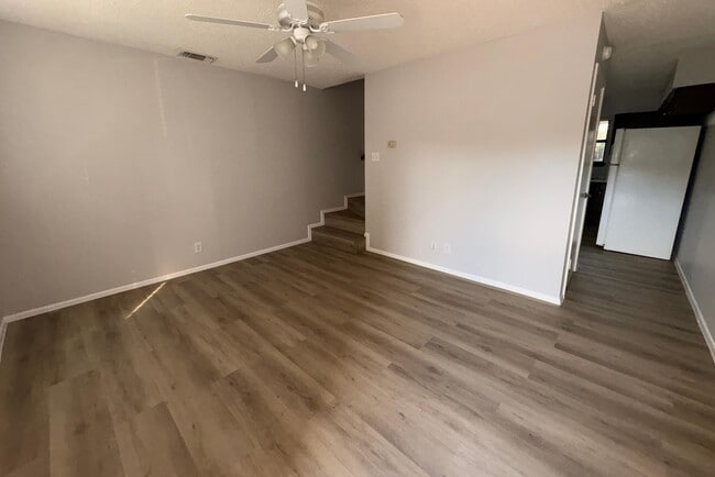 Building Photo - 1005 Castle Heights Dr