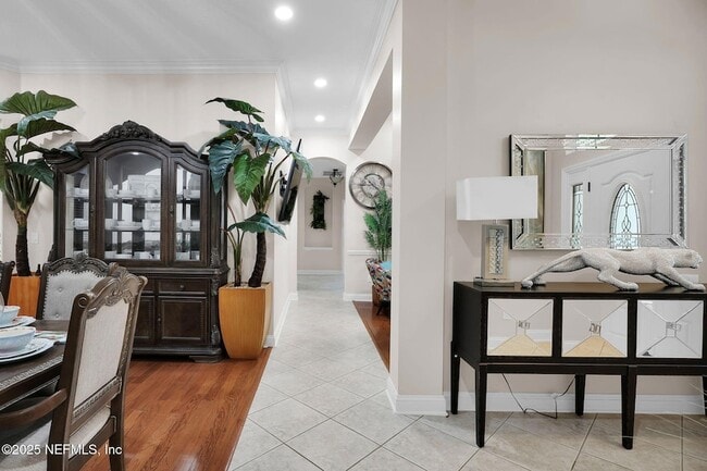 Building Photo - 526 Oakmont Dr