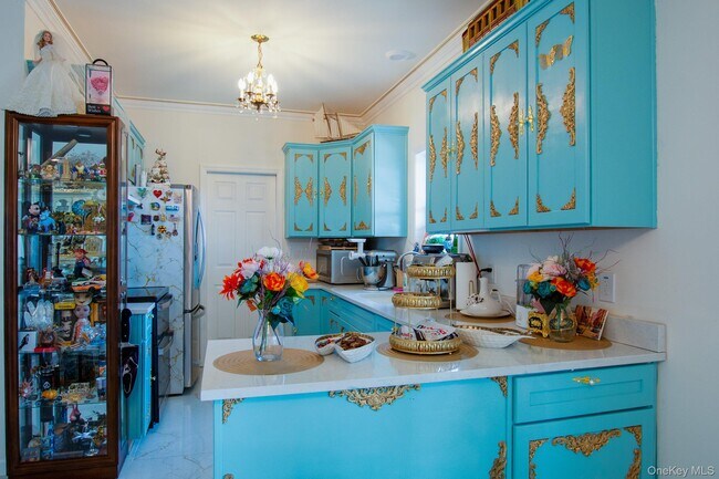 Building Photo - 126 Trafalgar Dr