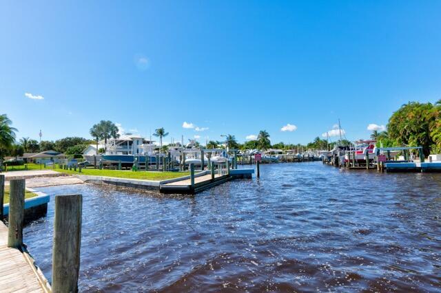 Building Photo - 5125 SE Matousek St