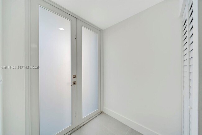 Building Photo - 1083 W 38th St