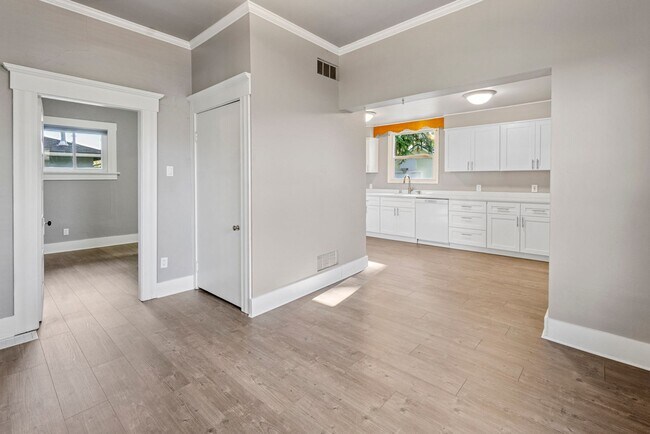 Building Photo - Updated 3-Bed Retreat on a Quiet Street – ...