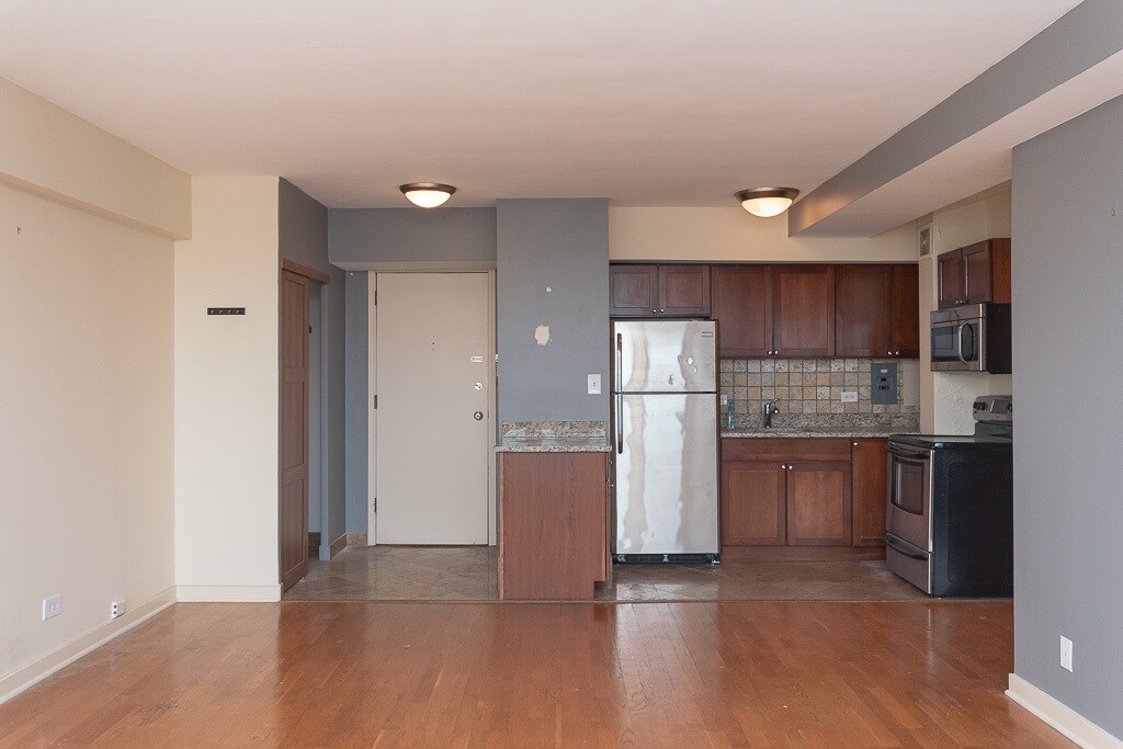 Building Photo - 4180 N Marine Dr