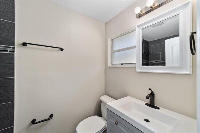 Building Photo - 3612 SE 34th Ct