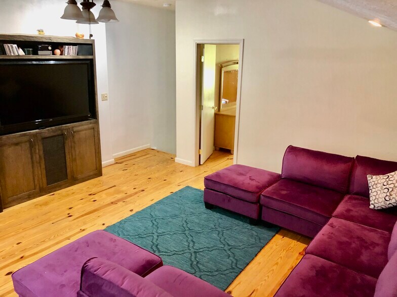 Family room and entrance to Bedroom - 32724 NE Chamberlain Rd