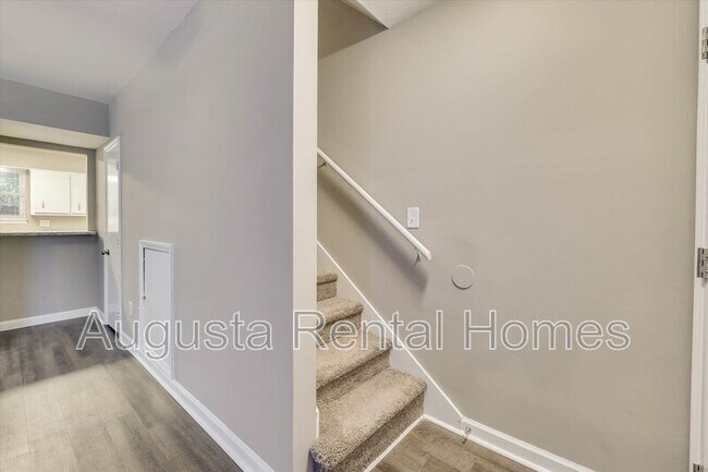 Building Photo - 314 W Buena Vista Ave