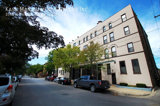 Building Photo - 1048 W Dickens Ave