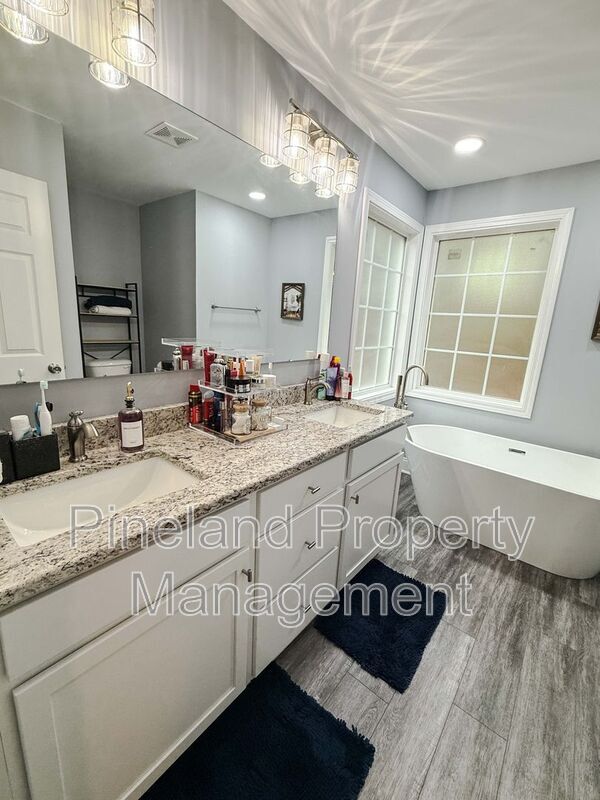 Building Photo - 7019 Laurinburg Rd