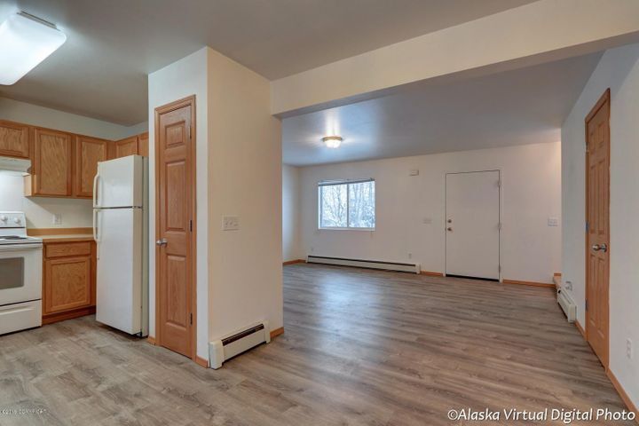 Building Photo - 1055 E Klatt Rd