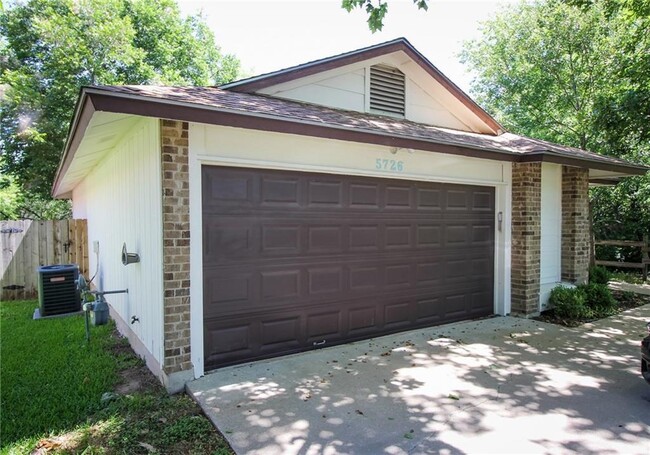 Building Photo - 5726 Shreveport Dr