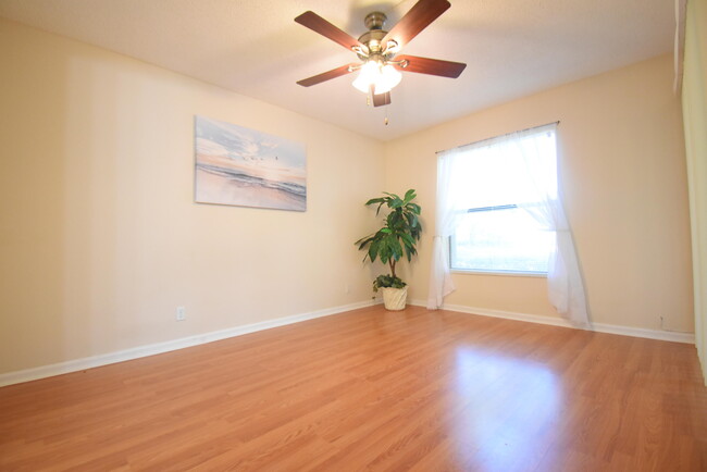 Building Photo - 3130 Millwood Terrace