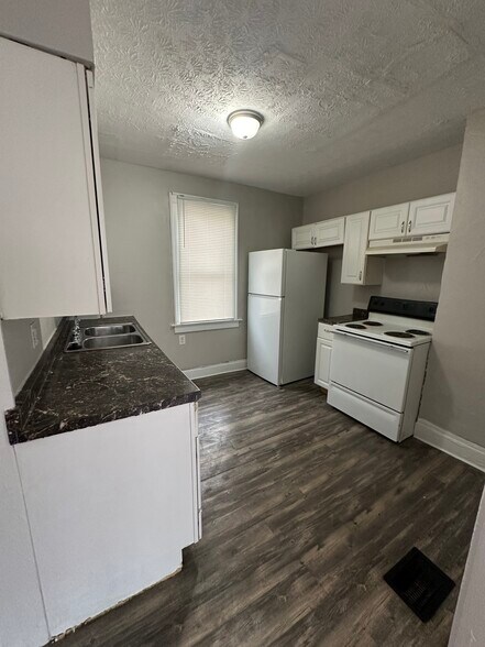 Building Photo - 707 Northview Ave