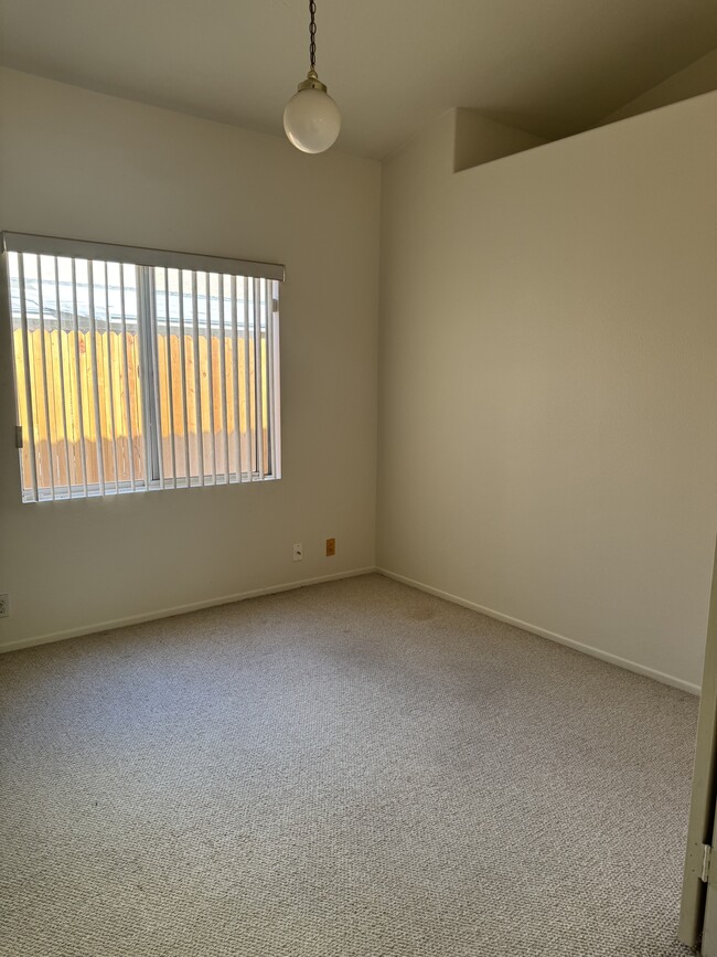 Building Photo - 13885 Portofino St