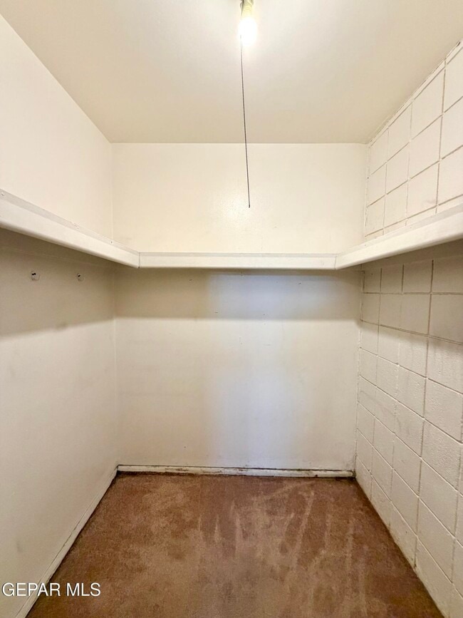 Building Photo - 6400 Edgemere Blvd