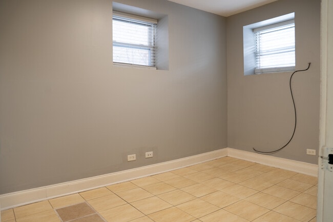 Building Photo - 6605 S Kimbark Ave