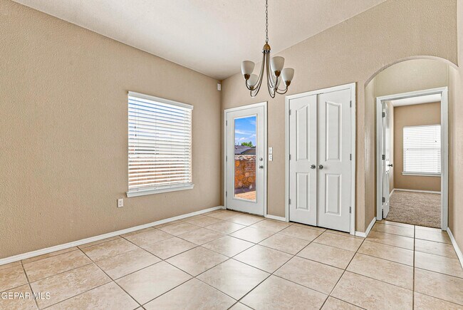 Building Photo - 7008 Faxon Dr