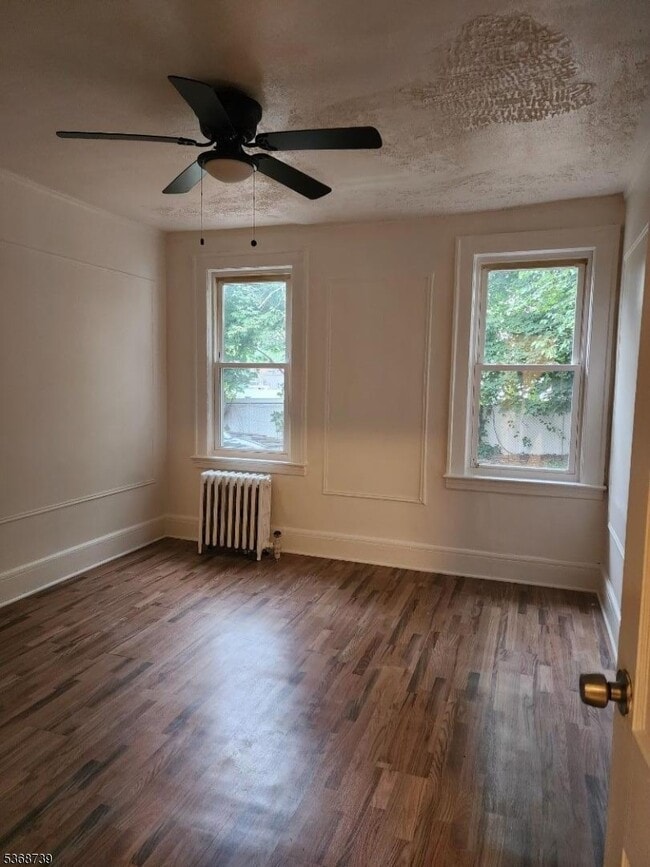 Building Photo - 583 Beach St