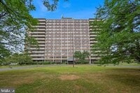 Building Photo - 314 Barclay Towers