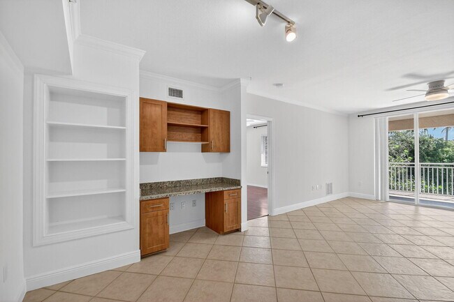 Building Photo - 6511 Emerald Dunes Dr