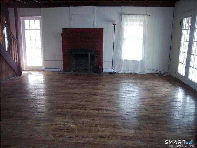 Building Photo - 12 Bluff Rd W